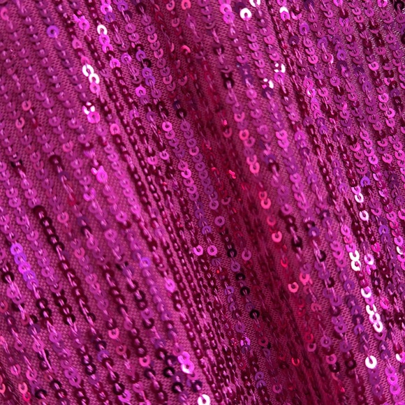 NWT pink sequin v-neck top, Large. - Picture 5 of 5